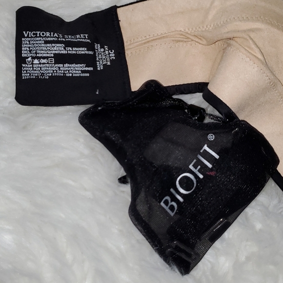 ‼️**2 for $50 VS Biofit Multi-Way Bra**‼️ - Picture 4 of 7